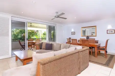 Mandalay Luxury Beachfront Apartments - 95