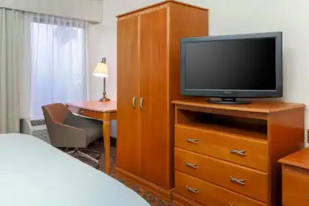 Hampton Inn Laredo - 35