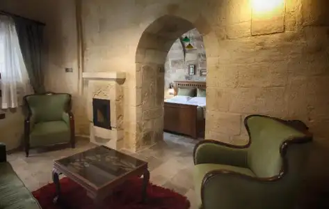 1811 Cave - 84