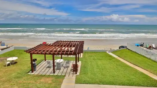 Driftwood Beach Motel - 18