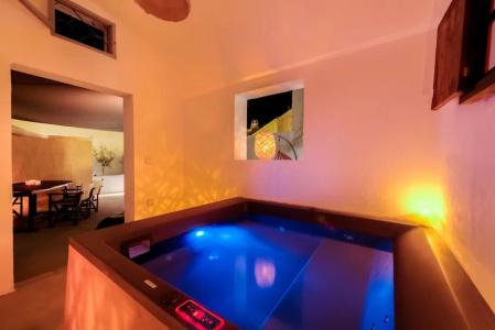 Pasithea Luxury Suites - 19