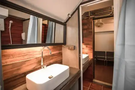 The Arak Bed Bar and Hostel - 22