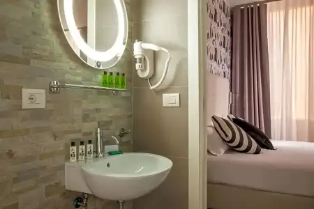 Domus Spagna Frattina Prestige Suite - 35