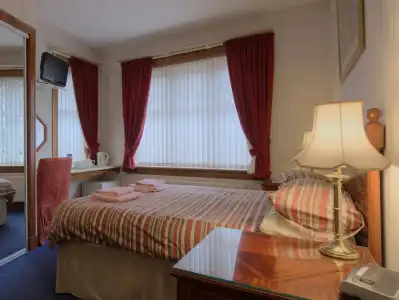 Acer Lodge Guest House - 2