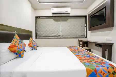 Kamran Residency - Near US Embassy - 36