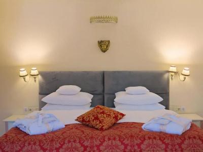 Augusta Am Kurfürstendamm - 85