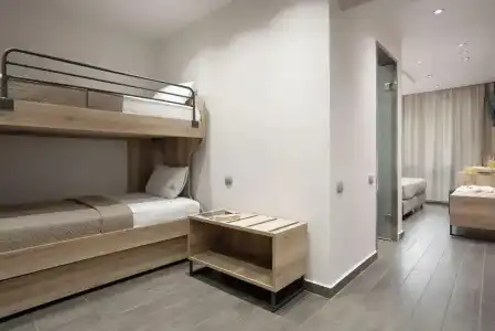 Piraeus City - 111