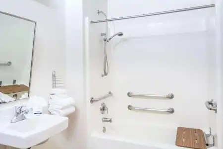 Microtel Inn & Suites by Wyndham Bozeman - 20