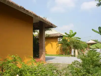 The Park Drive-Thru Check-In Resort - 14