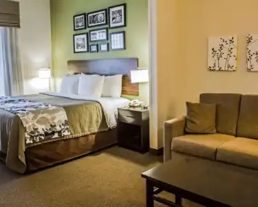 Express Inn & Suites - 38
