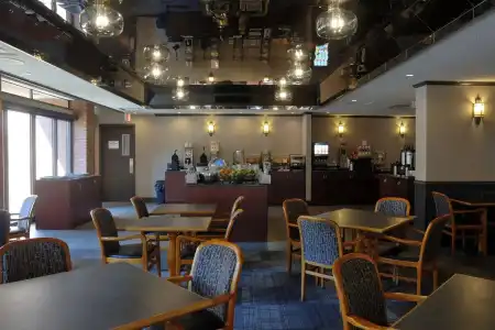 Embassy Inn - 16