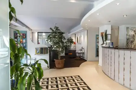 Best Western Astoria - 1