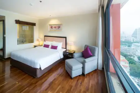 Bandara Silom Suites - 8