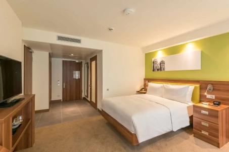 Hampton by Hilton Munich City West - 25