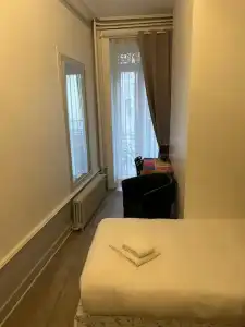 Authentic by Balladins, Hôtel le Carré d'Aix - 13