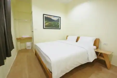 INTERest POSHTEL - 12
