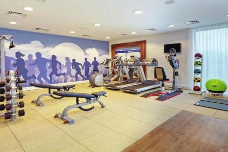 Hampton by Hilton - 10
