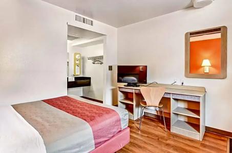 Motel 6 Pittsburgh, PA - Crafton - 19