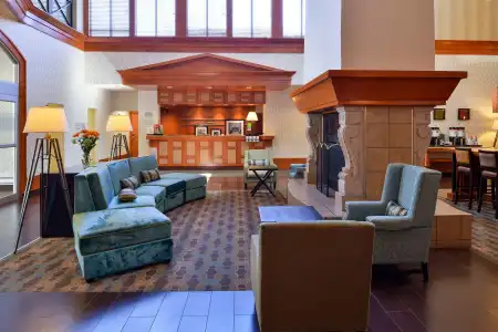 Hampton Inn & Suites By Hilton Calgary- University Northwest - 1