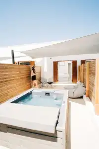 Mesanto Luxury Suites - 85