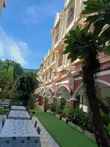 The Top Patong Resort - 0