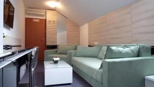 Consul Garni - 5