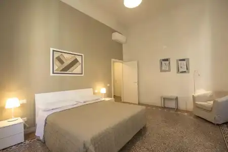 Regis Condo - 136