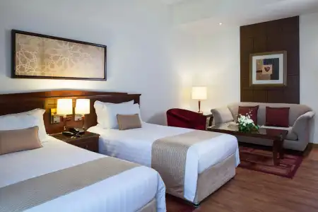 Majestic City Retreat - 7