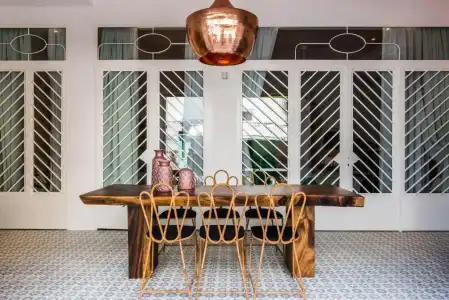 Nyx Chic Manor - 56