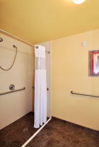 Hampton Inn & Suites Louisville East - 9