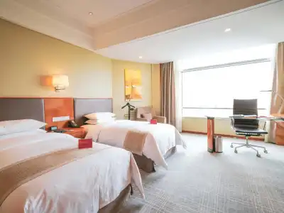 Ramada Plaza by Wyndham Shanghai Pudong Airport - 8