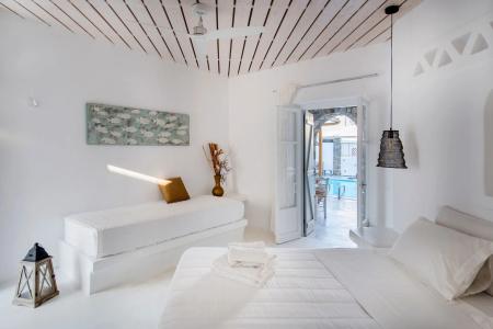 Zefi & Suites - 153