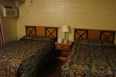 Economy Inn - 1