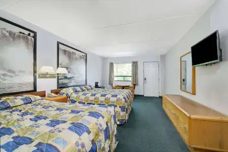 Super 8 by Wyndham Niagara Falls North - 4