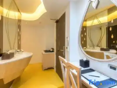Anajak Bangkok - 60