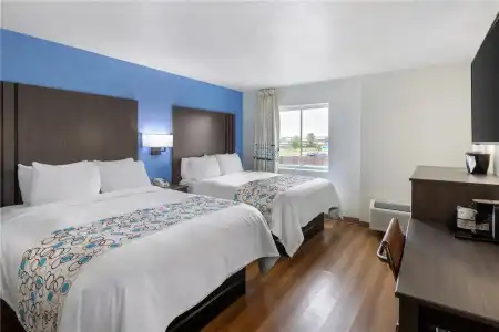 SureStay Plus By Best Western Niagara Falls East - 43