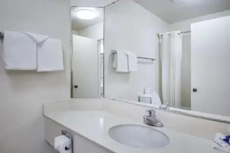 Americas Best Value Inn - 65