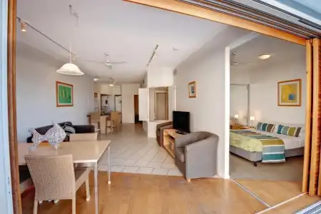 Rolling Surf Resort - 282