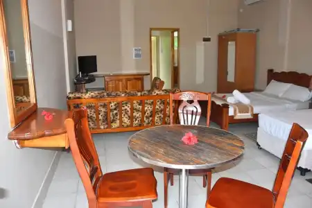 Reef Holiday Apartments - 91
