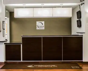 Express Inn & Suites - 8