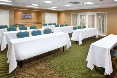 La Quinta by Wyndham Haywood Mall-Near Greenville Downtown - 16