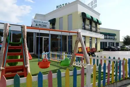 Lord & Restaurant at AutoStation - 9