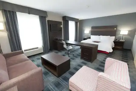 Hampton Inn & Suites Oklahoma City Airport - 51