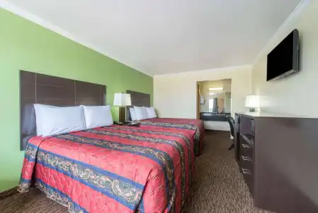 Red Roof Inn Fort Worth West - 4