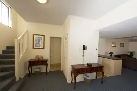 Bella Mare Beachside Apartments - 9
