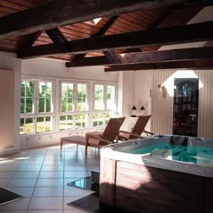 Grand "Château de Sully" - Piscine et Spa - 66