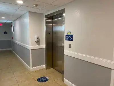 Days Inn & Suites by Wyndham Lakeland - 41