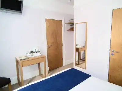 The Kelvin Guest House - 1