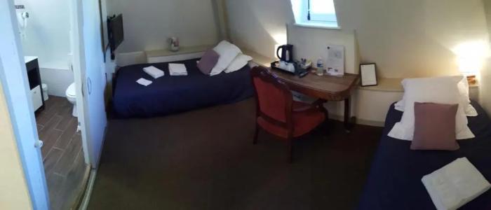 Le Castel Guesthouse - 20