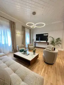 Castellano & Suites - 86